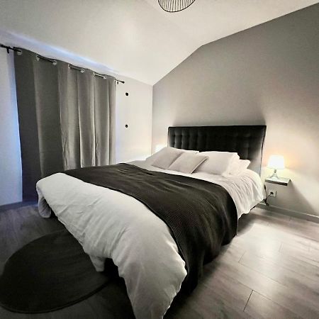 Appartement Chaleureux Proche Rer/ Cdg / Parc Expo Sevran Luaran gambar