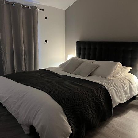 Appartement Chaleureux Proche Rer/ Cdg / Parc Expo Sevran Luaran gambar