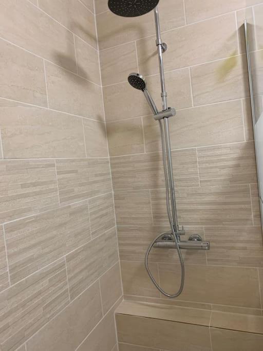 Appartement Chaleureux Proche Rer/ Cdg / Parc Expo Sevran Luaran gambar